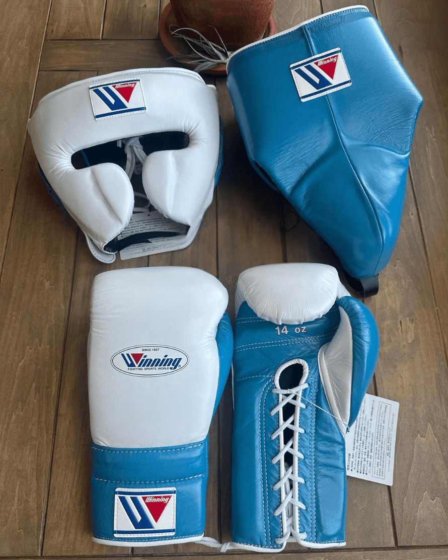 Winning Blue/White Boxing Set Lace-Up Gloves Training Bundle