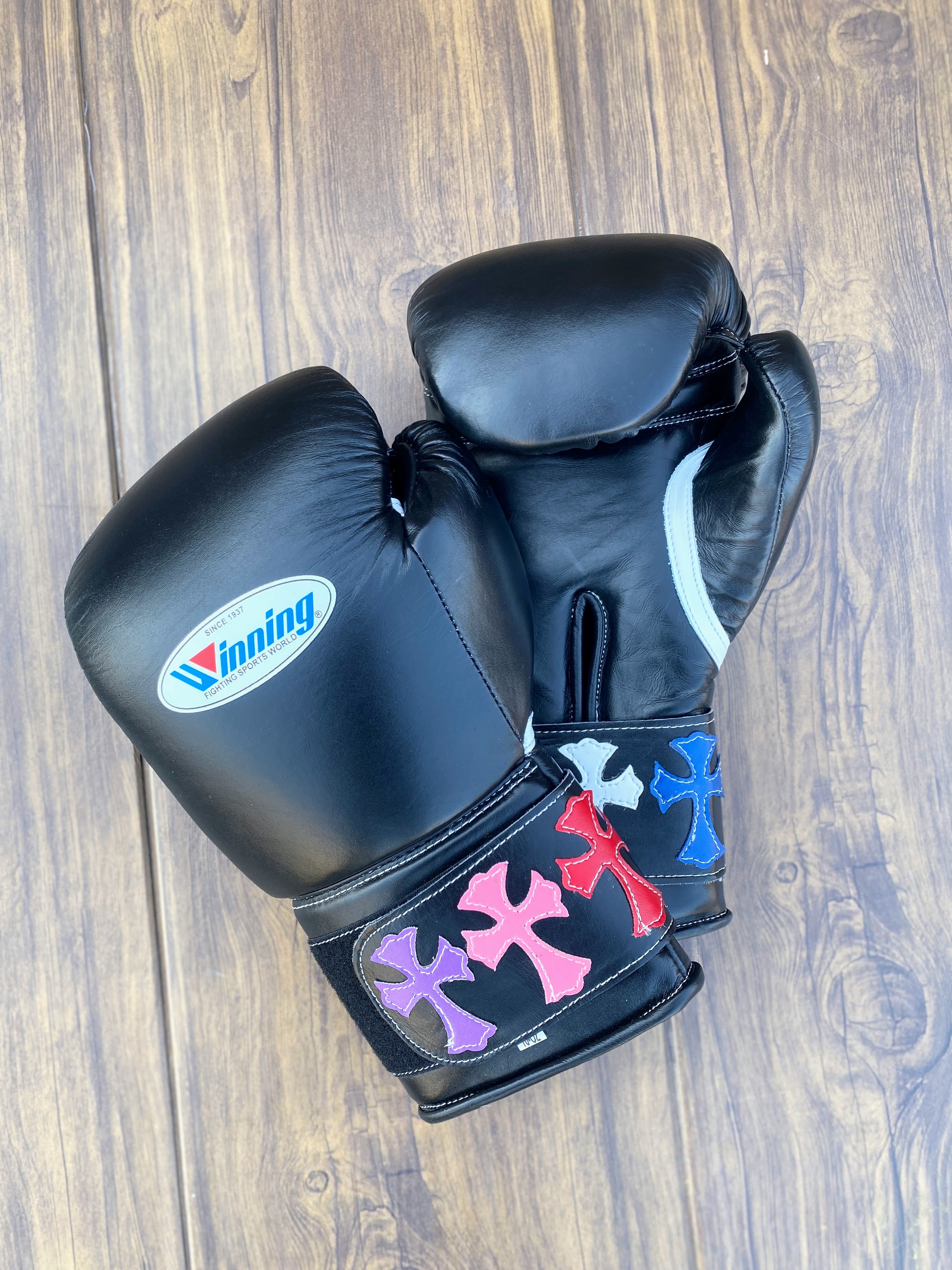 winning boxing gloves black/multi chrome heart style back front view high quality lace up boxing gloves