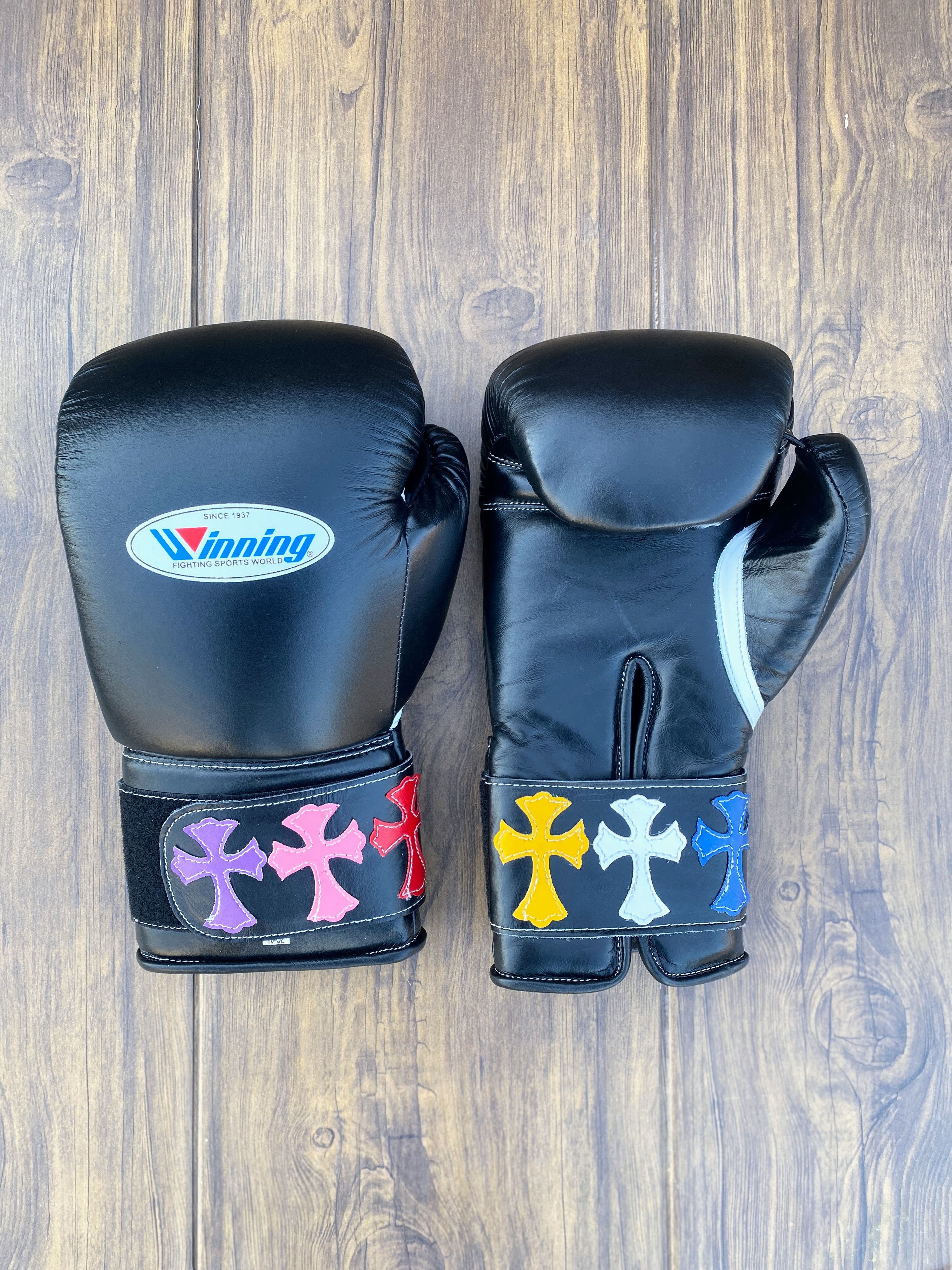 winning boxing gloves black/multi chrome heart style front back view high quality lace up boxing gloves