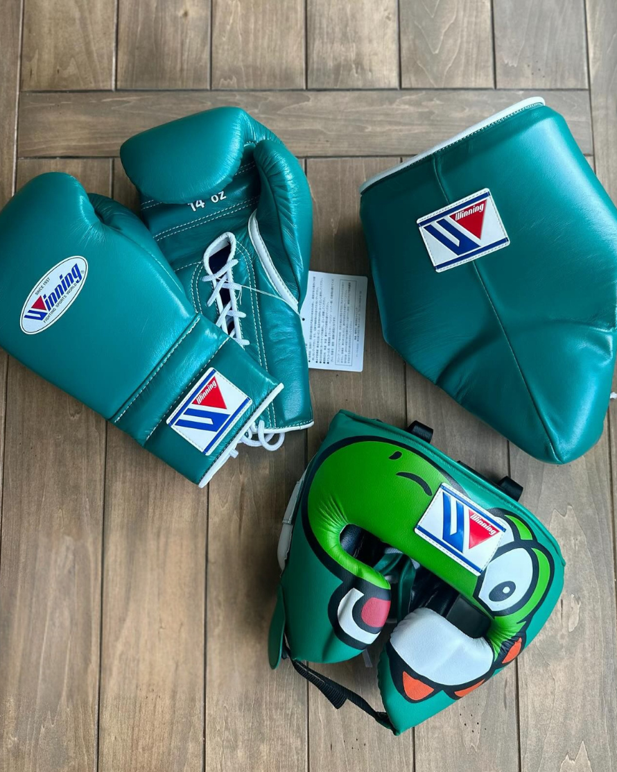 Winning Affordable Gloves Set Green Lace-Up Complete Bundle