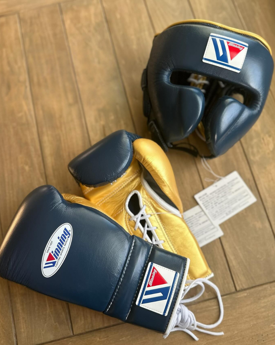 Winning Inspired Budget Gloves Set Dark-Blue/Gold Full Training Collection