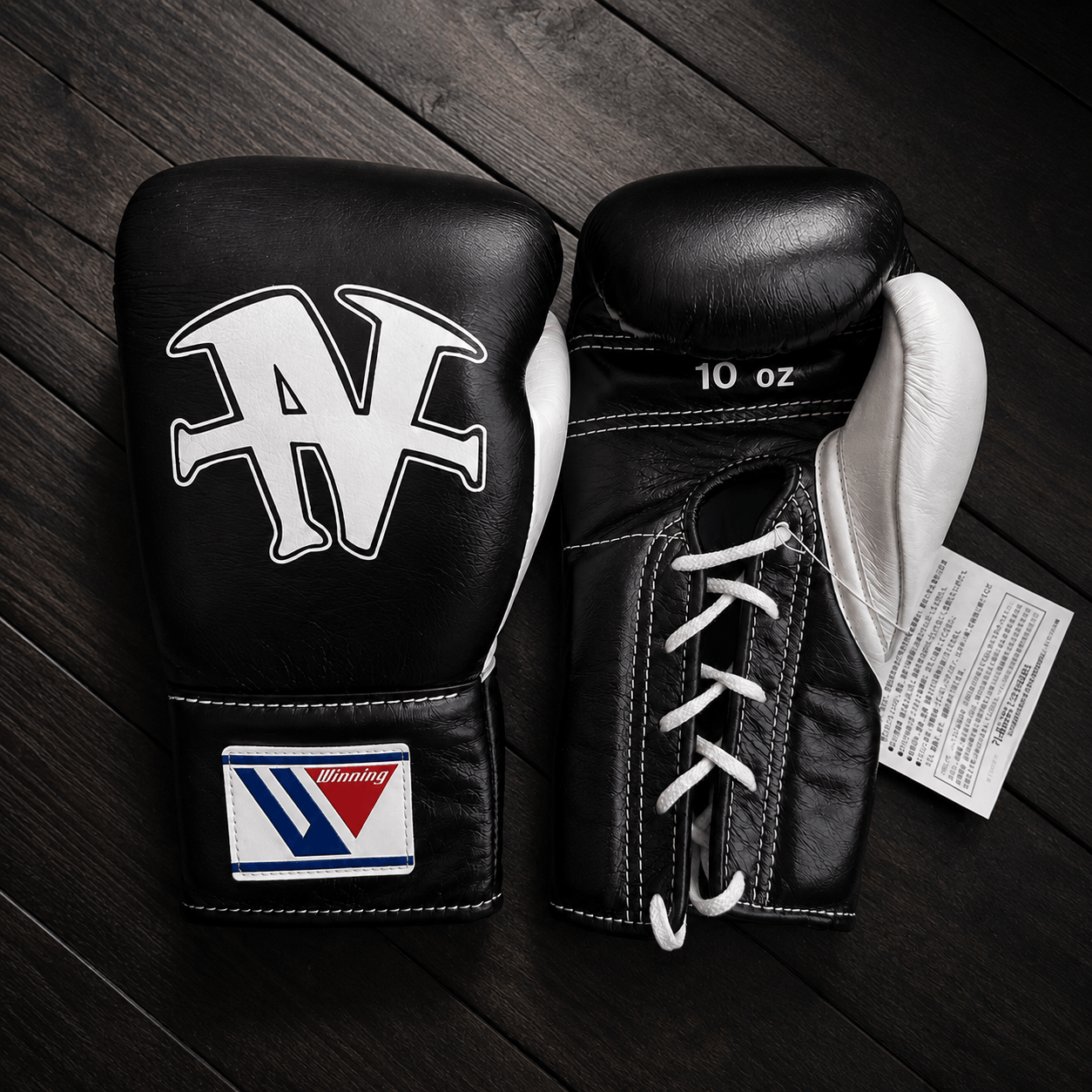 Winning Boxing Gloves Black/White Leather Training Gloves for Sparring