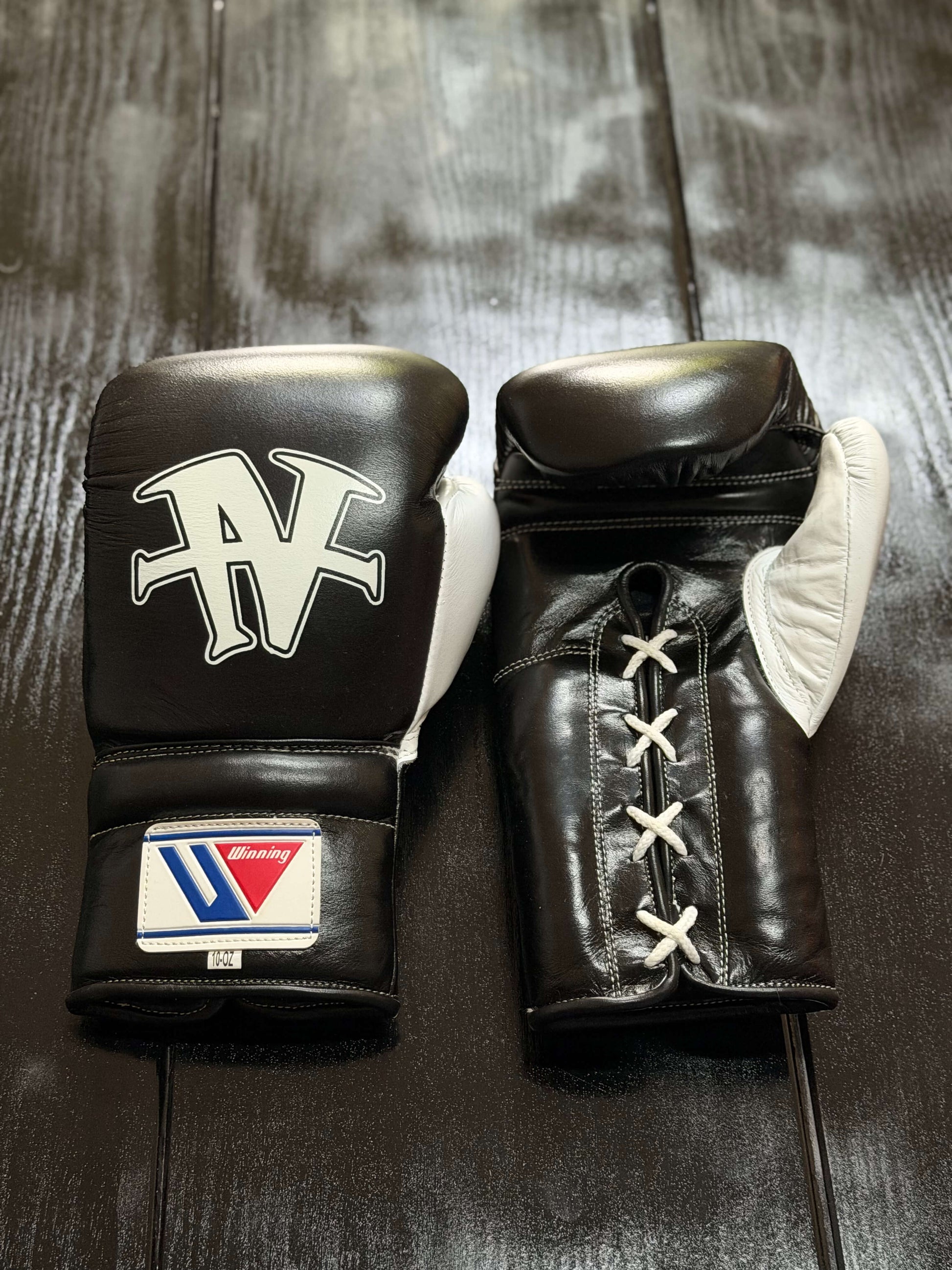 Winning Boxing Gloves Black/White Leather Training Gloves Front View 