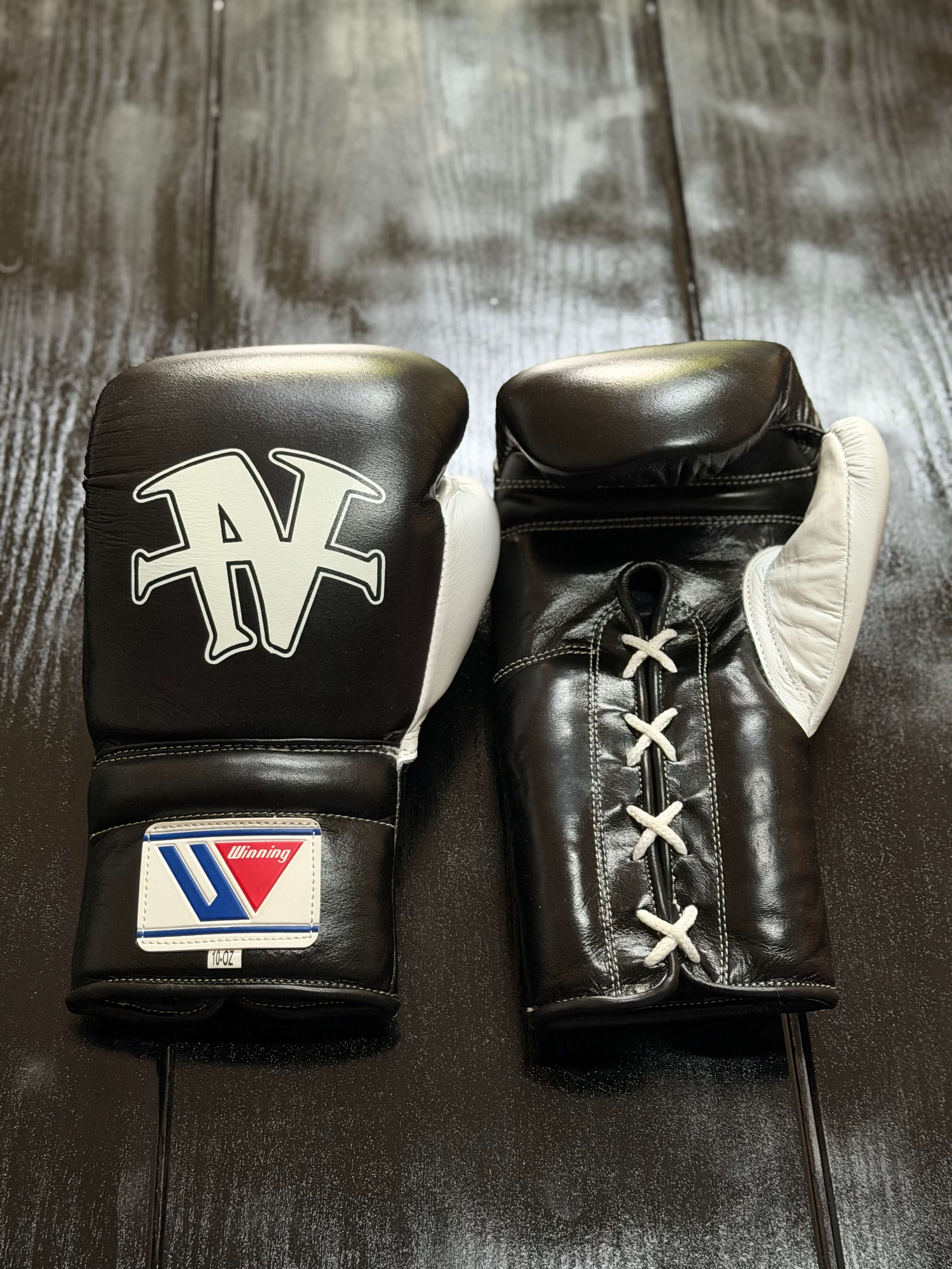 Winning Boxing Gloves Black/White Leather Training Gloves Front View 