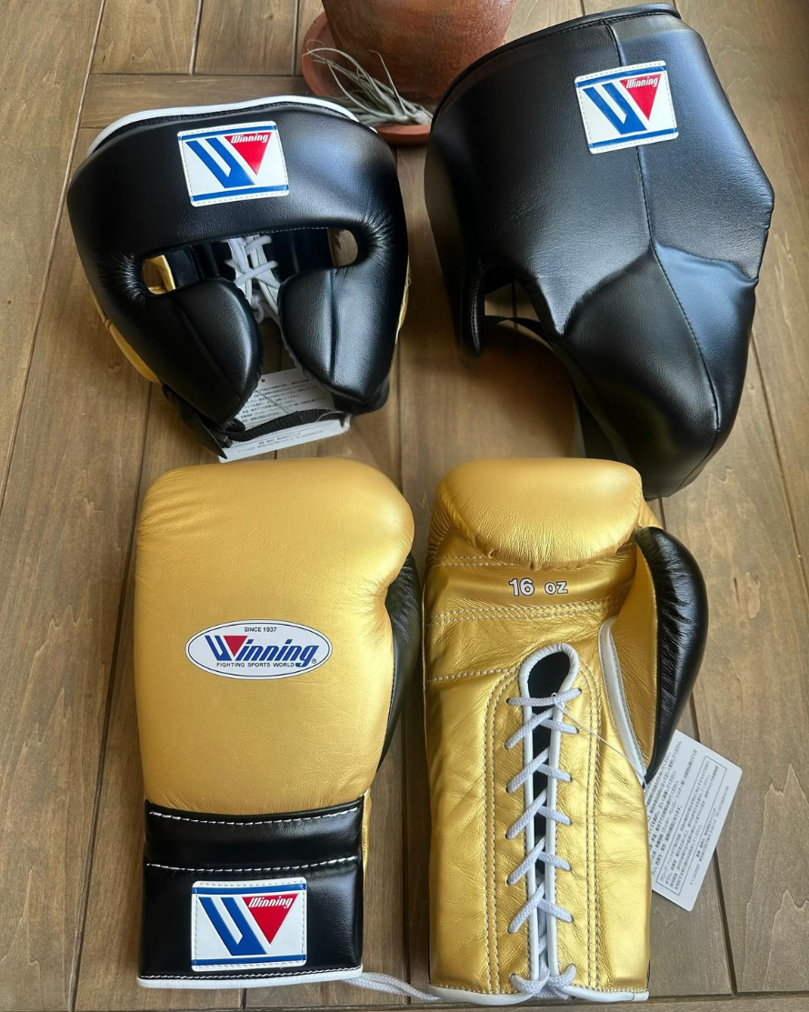 Winning Black/Gold Boxing Set Lace-Up Gloves Training Bundle