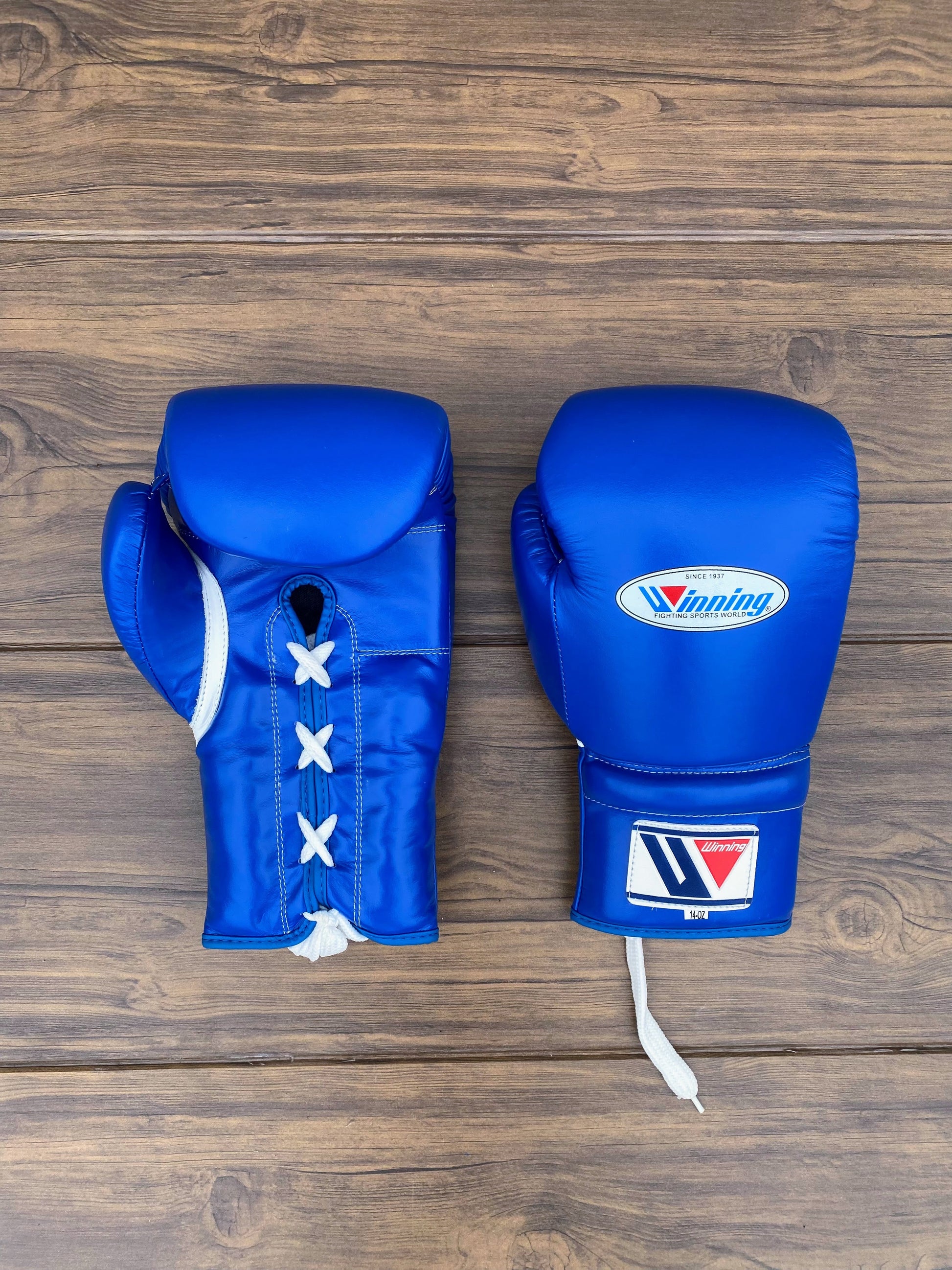 Winning Blue Boxing Set Heavy Duty Gloves View