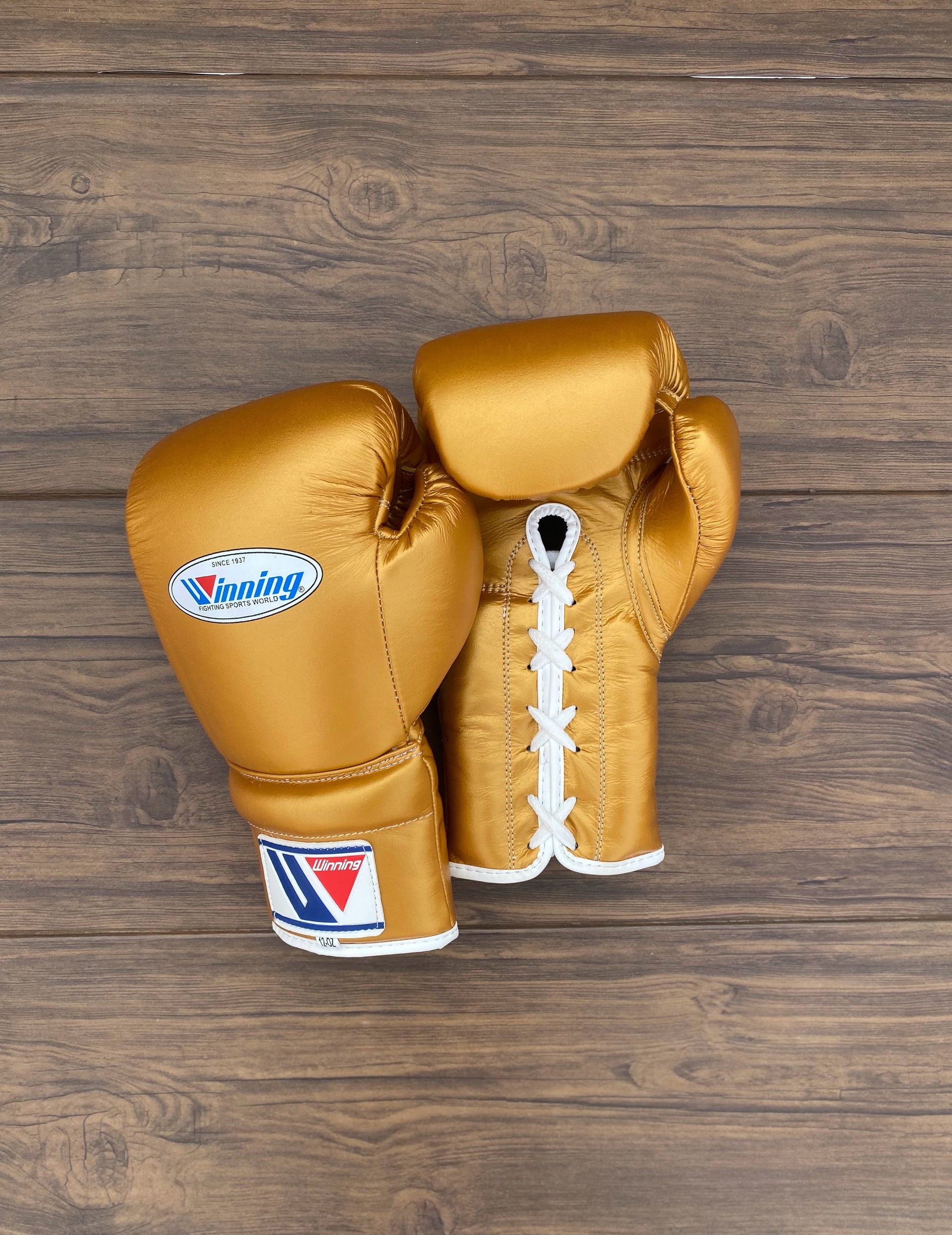 Winning Boxing Set Gold 14oz Gloves Front View