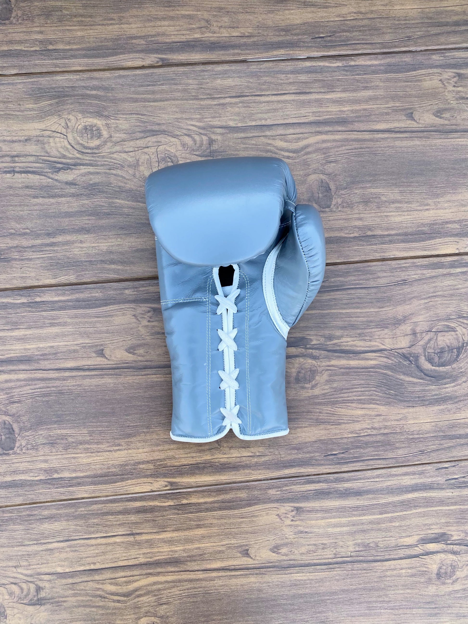 Winning Grey Boxing Set Premium Training Gloves Front Close View