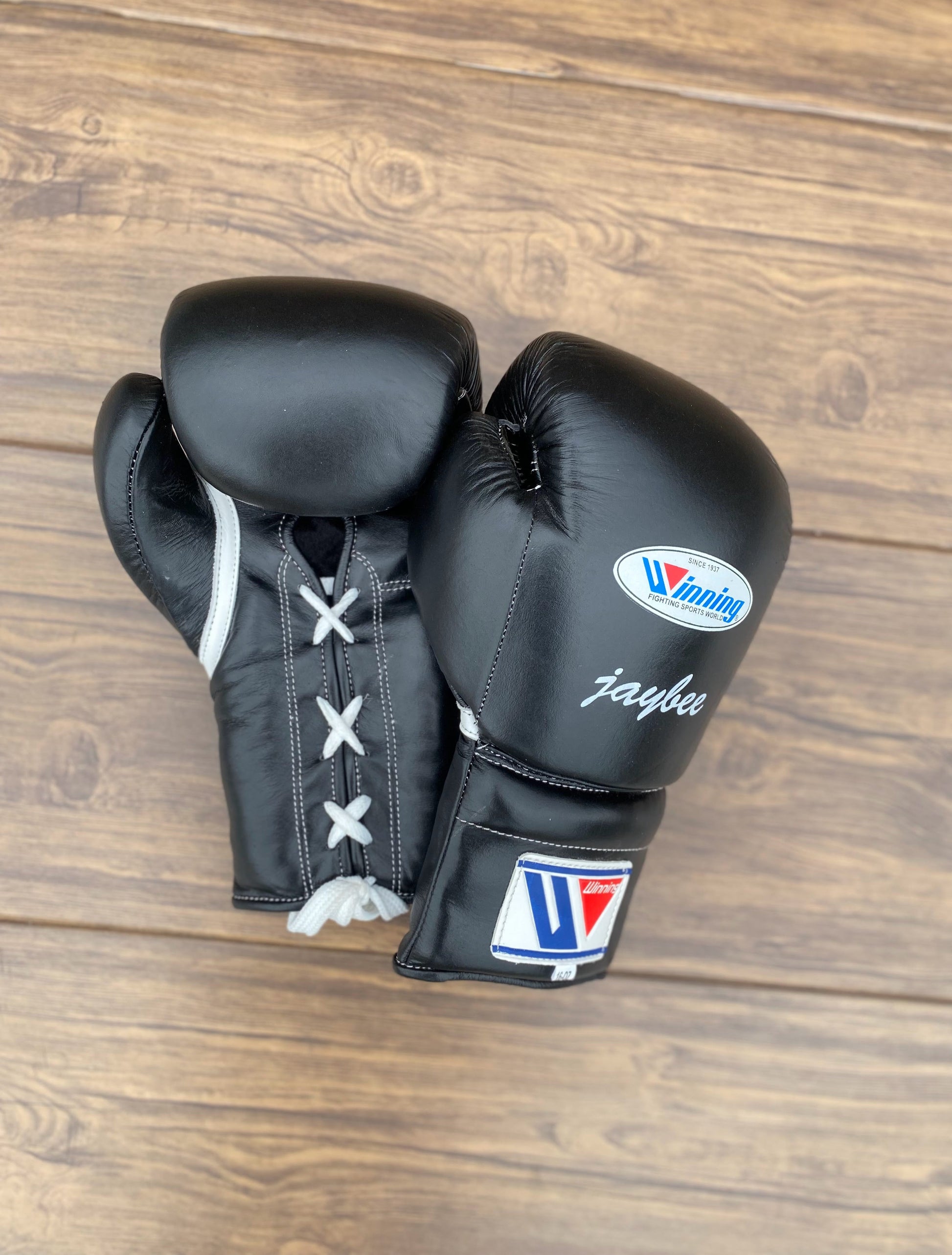 Winning Red/Black Full Boxing Set Gloves View