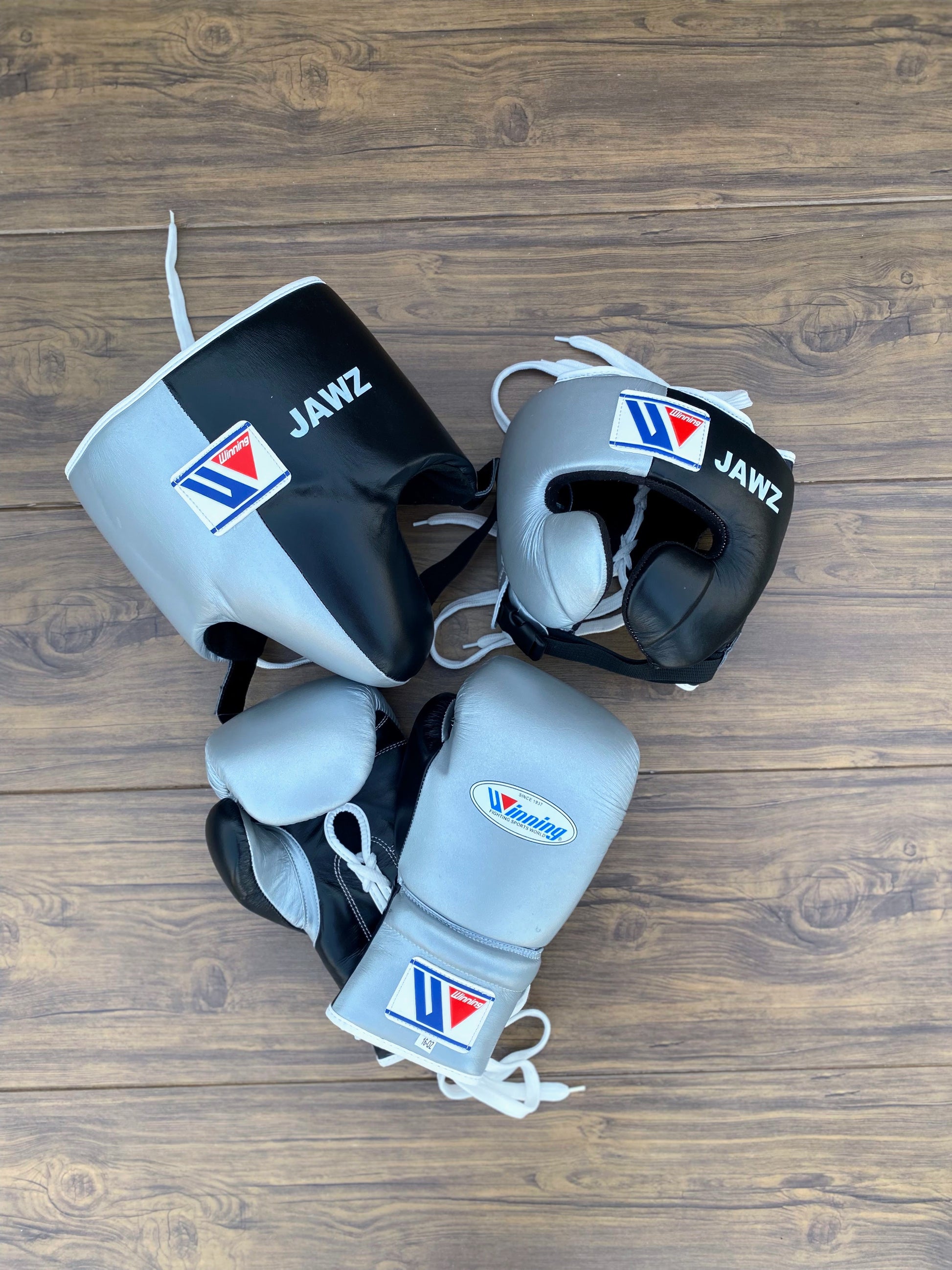 Winning Sparring Boxing Set Silver/Black Complete Set