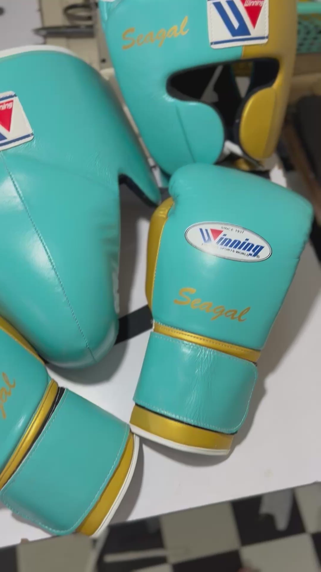 Winning Beginner Boxing Set Sky-Blue/Gold Set Close View